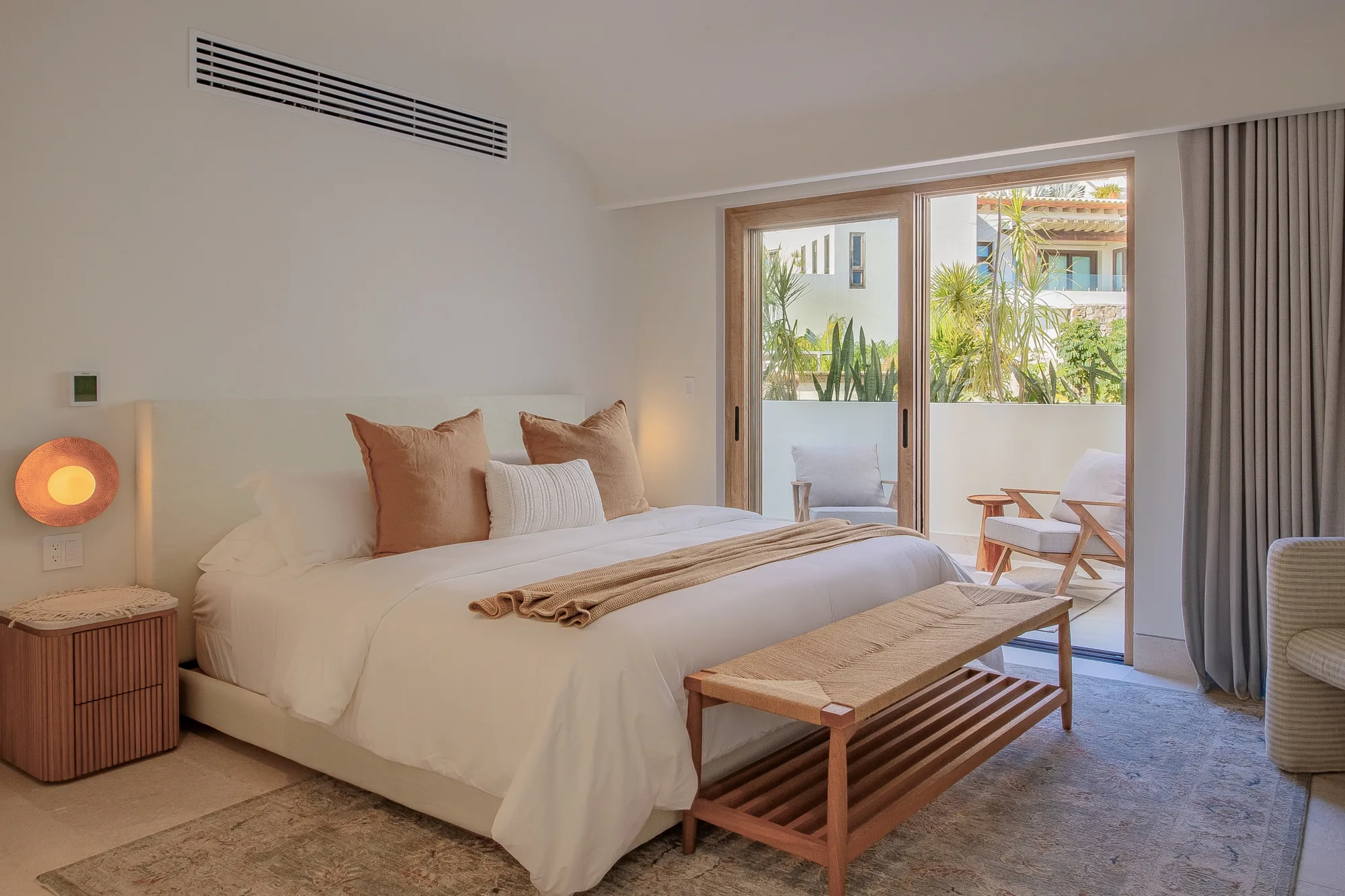A king guest suite